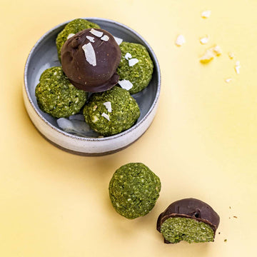 COCONUT-MATCHA ENERGY BALLS