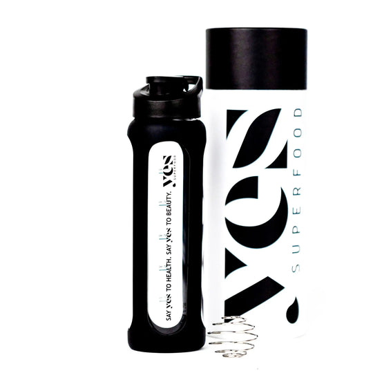 Yes Superfood 700 ml borosilicate glass shaker with black silicone sleeve, stainless steel mixing ball and gift box